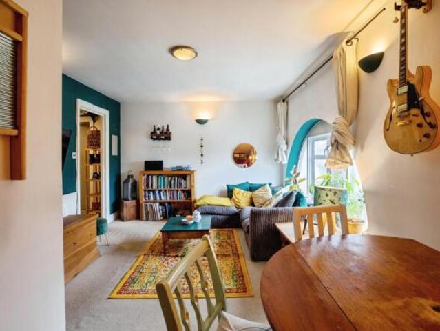 Flat for sale in Cat Hill