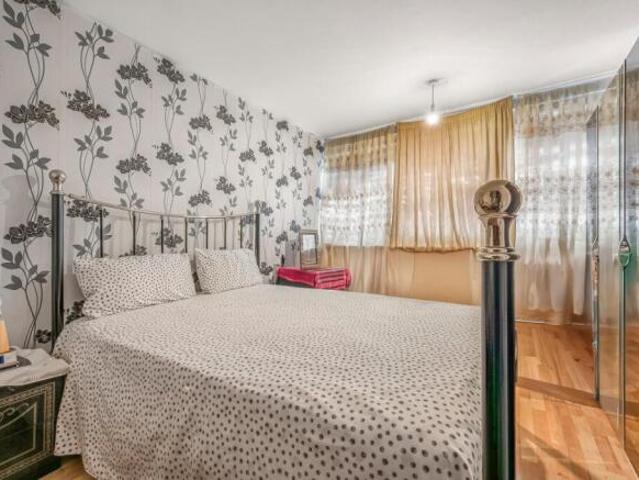 Flat for sale in Bermondsey, Greater London