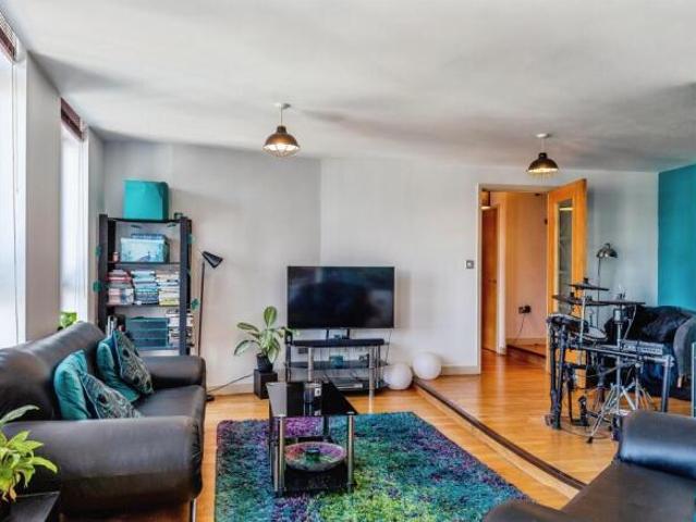 Flat for sale in Broadmead, Feckenham