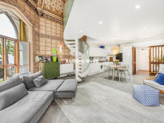 Flat for sale in Edmonton, Greater London