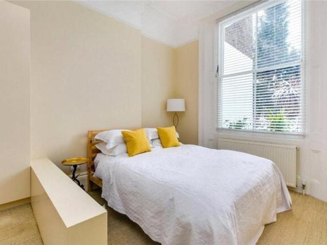 Flat for sale in Cat Hill