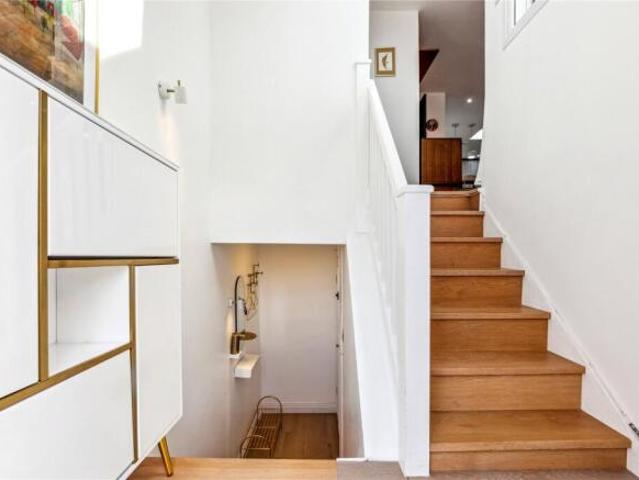 Flat for sale in Cat Hill