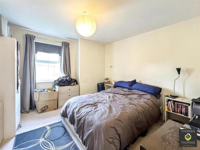 Flat for sale in Gloucester, Gloucestershire