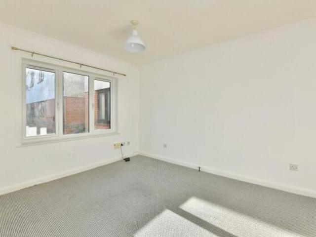 Flat for sale in Mount Wise