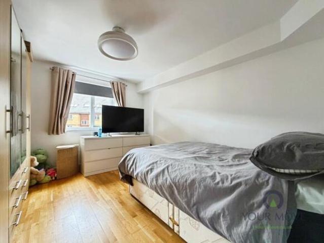 Flat for sale in Maidstone, Kent