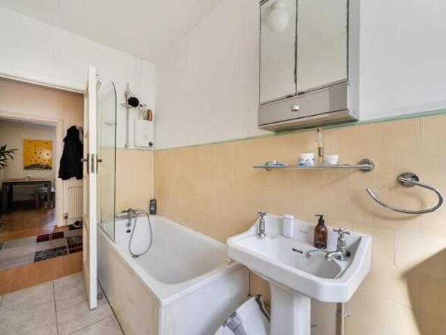 Flat for sale in Cat Hill