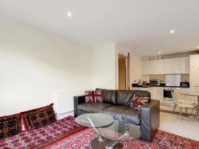 House for sale in Little Stanmore, Greater London