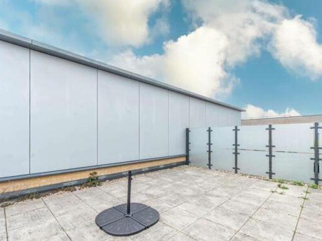 House for sale in Little Stanmore, Greater London