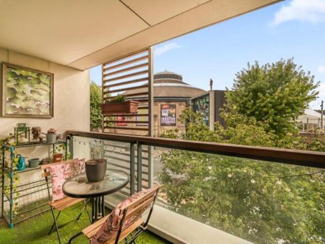 Flat for sale in Chalk Farm, Greater London