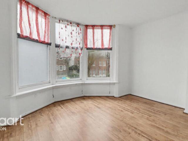 Flat for sale in Spring Park, Luton