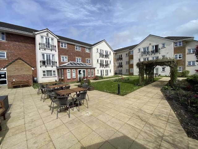Flat for sale in Morriston