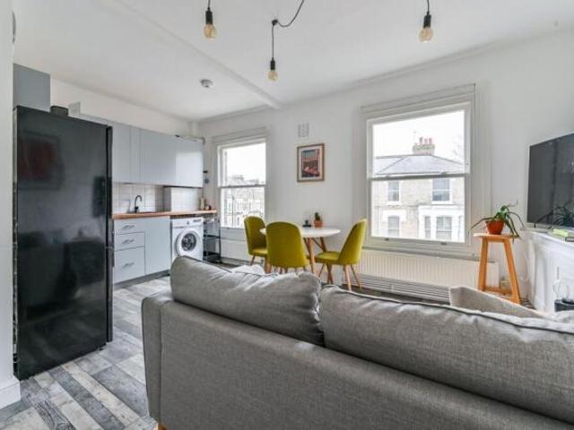 Flat for sale in Tufnell Park, Greater London