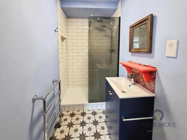 Flat for sale in Tanners Hill Estate, Greater London
