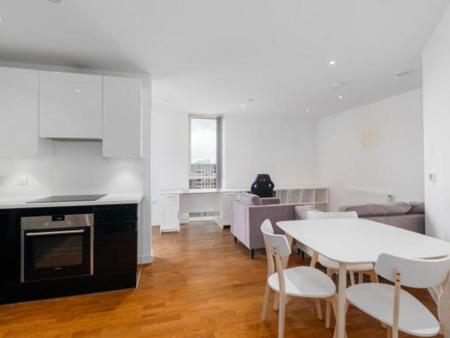 Flat for sale in Cat Hill