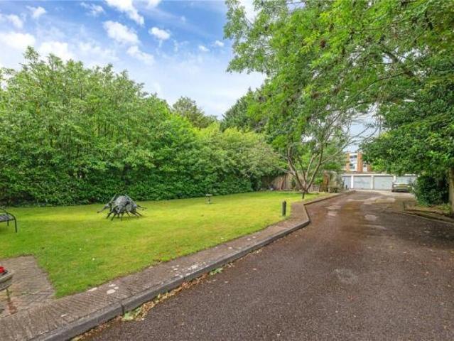 Flat for sale in Beckenham, Greater London