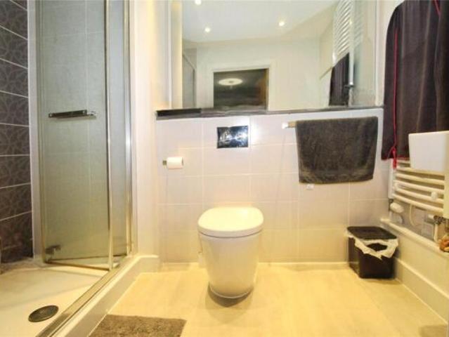 Flat for sale in Barton Stacey, Hampshire