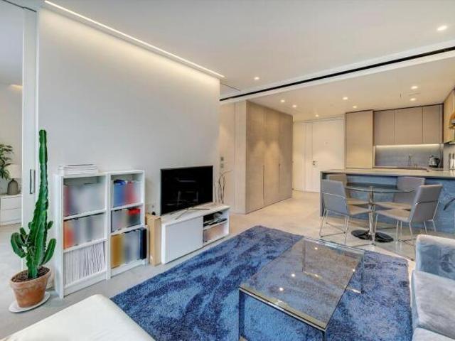 Flat for sale in Buckingham, Buckinghamshire