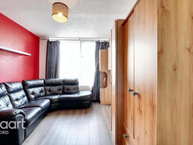 Flat for sale in Barking, Greater London