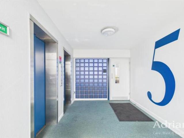 Flat for sale in The Vineyards, Chelmsford