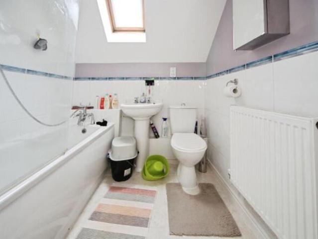 Flat for sale in Spring Park, Luton
