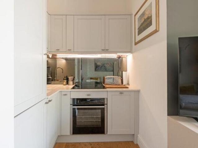Flat for sale in Cat Hill