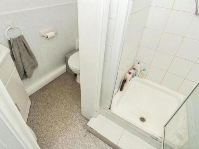 Flat for sale in Pudsey, Leeds