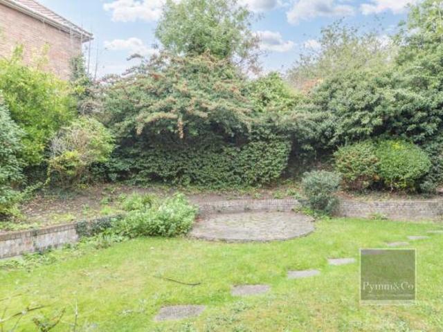 Flat for sale in East Bank, Norfolk