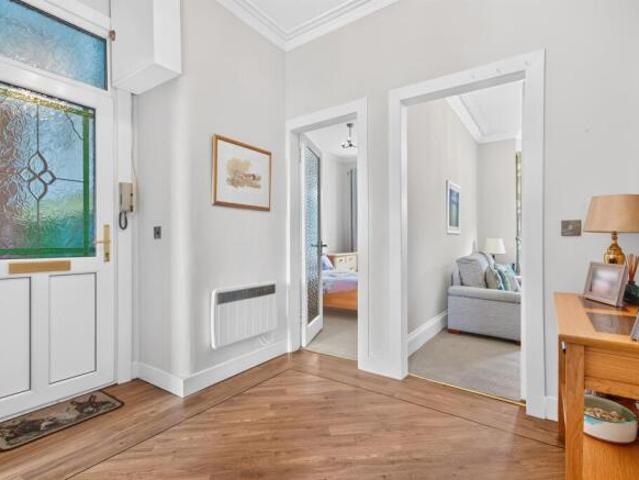 Flat for sale in Tollcross, Scotland