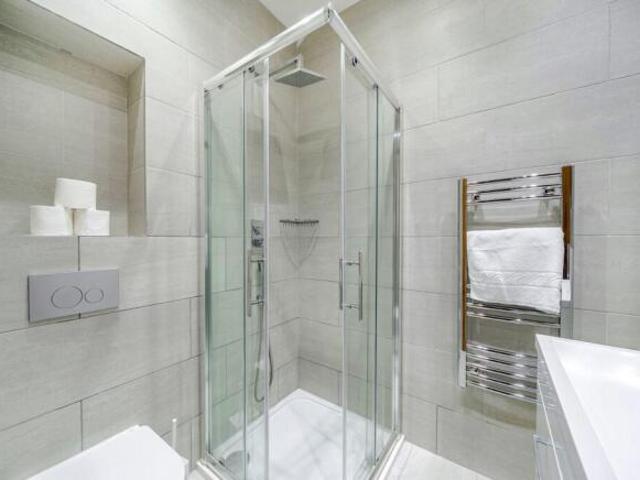 Flat for sale in Cat Hill