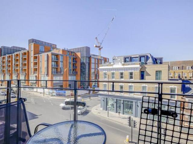 Flat for sale in London Borough of Hammersmith and Fulham, Greater London