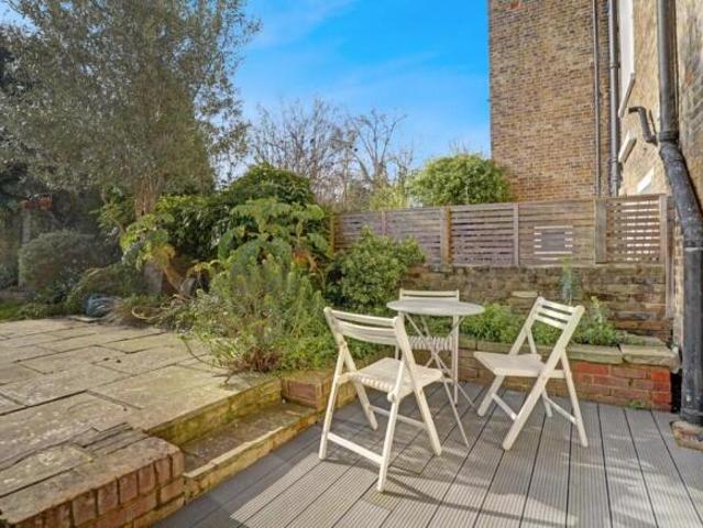 Flat for sale in Herne Hill, Greater London