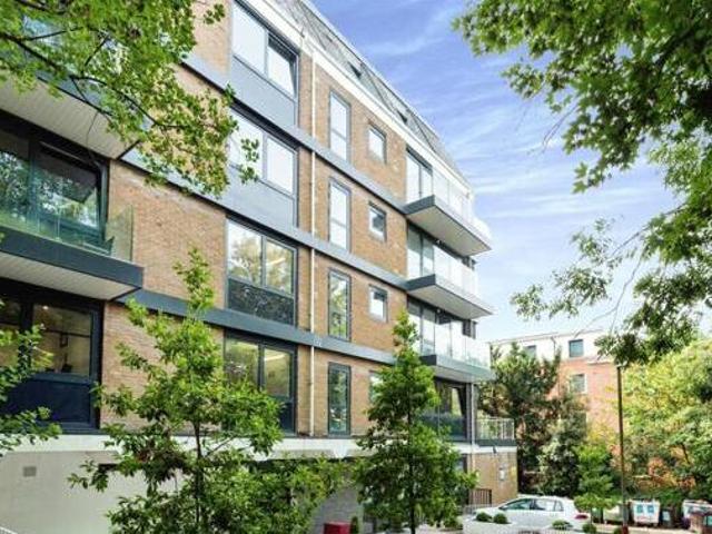 House for sale in Broadwater Down, Sandown Park