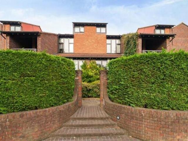 House for sale in Twickenham, Greater London