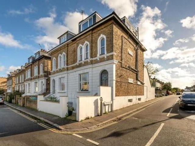 House for sale in Twickenham, Greater London