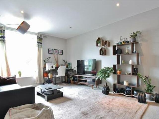 House for sale in Brentford End, Greater London