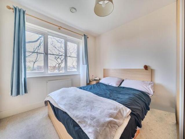 Flat for sale in Boxgrove, Westborough