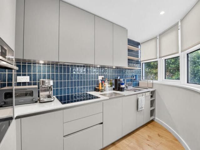 Flat for sale in London Borough of Wandsworth, Greater London