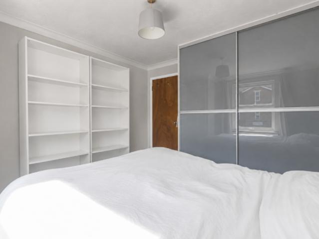 Flat for sale in Cat Hill