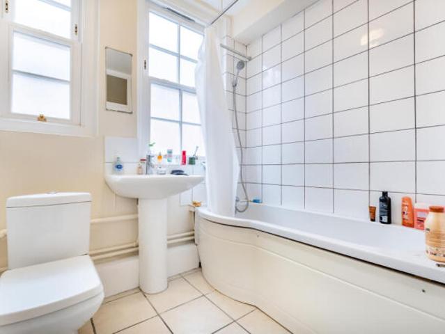 Flat for sale in Cat Hill