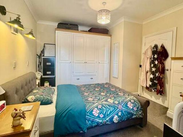 Flat for sale in Glebe Park, Brayford