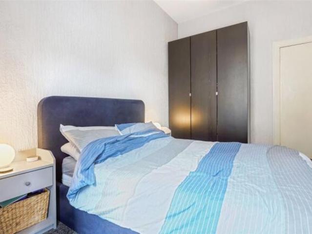 Flat for sale in Rutherglen, Scotland