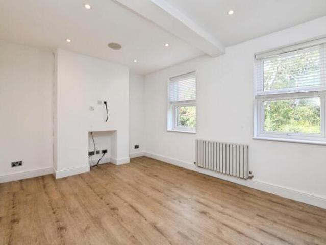 Flat for sale in The Galleries, Brentwood