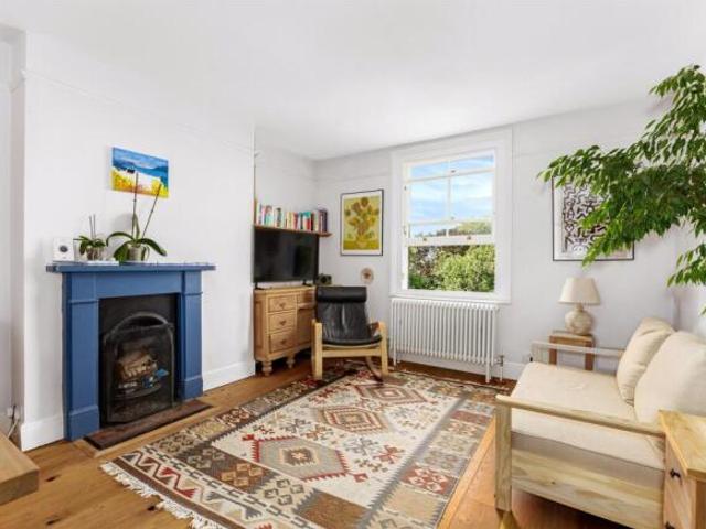 Flat for sale in The Slade, Oxfordshire