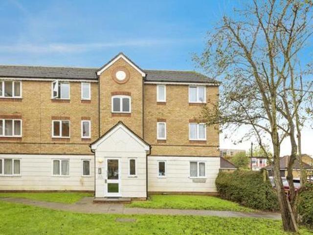 House for sale in Holywell Estate, North Watford