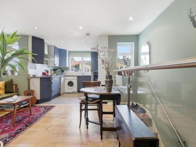 Flat for sale in Cat Hill
