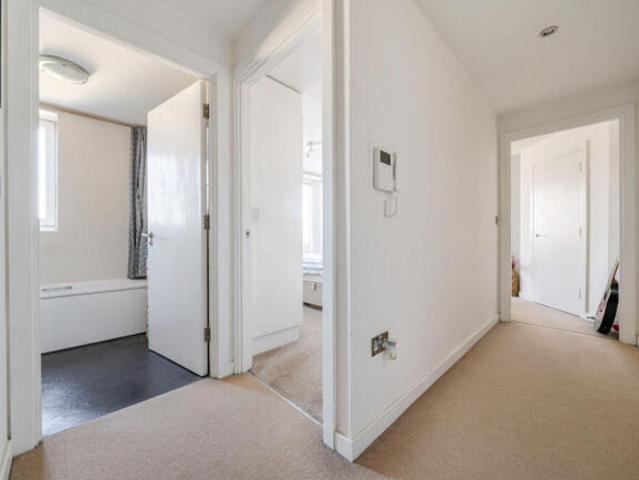 Flat for sale in Eltham, Greater London