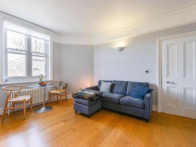Flat for sale in Woolwich, Greater London