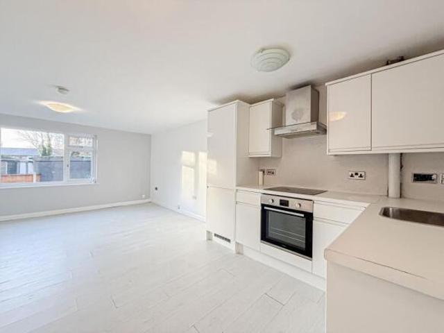 Flat for sale in Calderstones