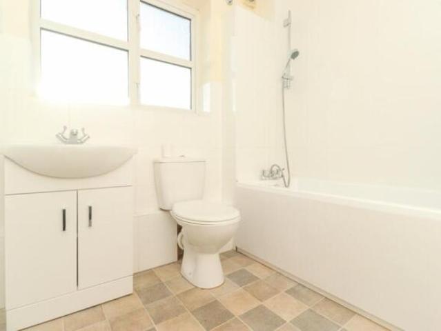 Flat for sale in Acol, Kent