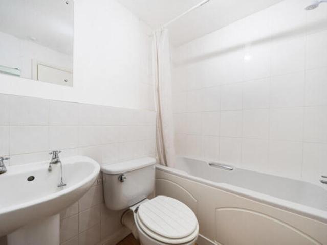 Flat for sale in Barton Stacey, Hampshire